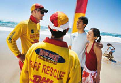 sauveteurs sur une plage de la Gold Coast en Australie